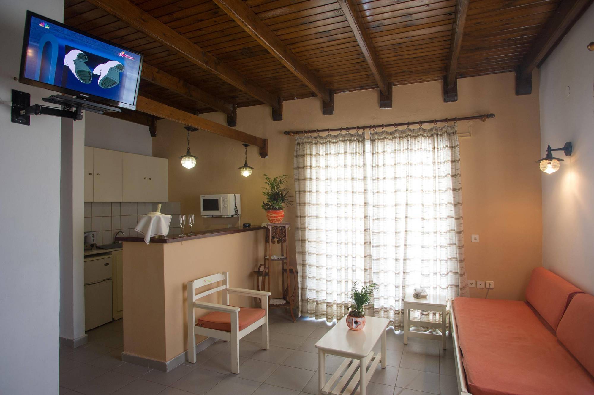 Anagenessis Village Hotel Kalamaki  Ngoại thất bức ảnh